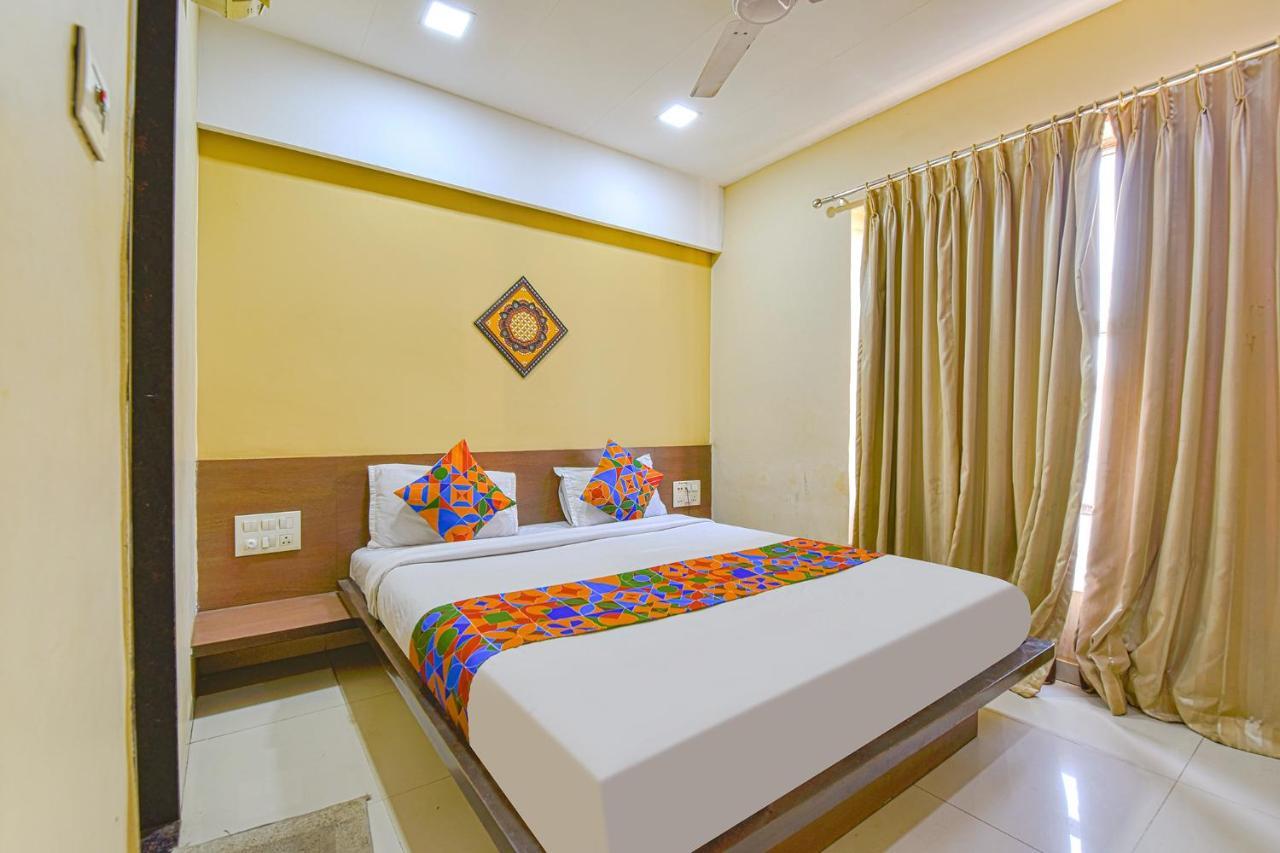 Fabhotel Rb Residency Surate Exterior foto