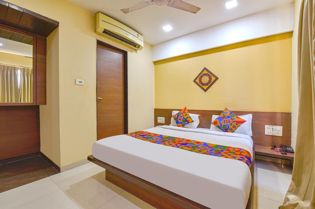 Fabhotel Rb Residency Surate Exterior foto