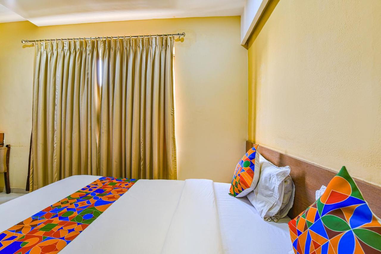 Fabhotel Rb Residency Surate Exterior foto