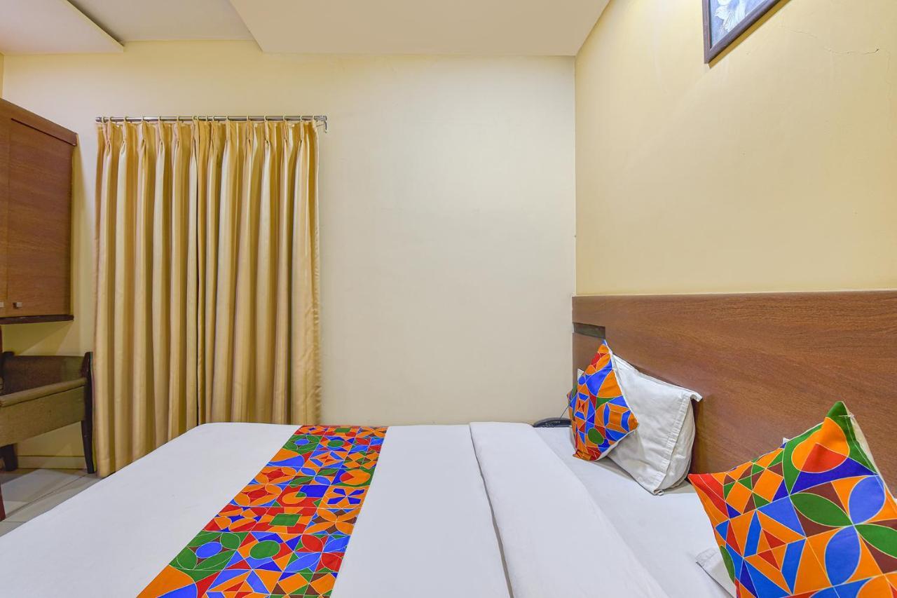 Fabhotel Rb Residency Surate Exterior foto