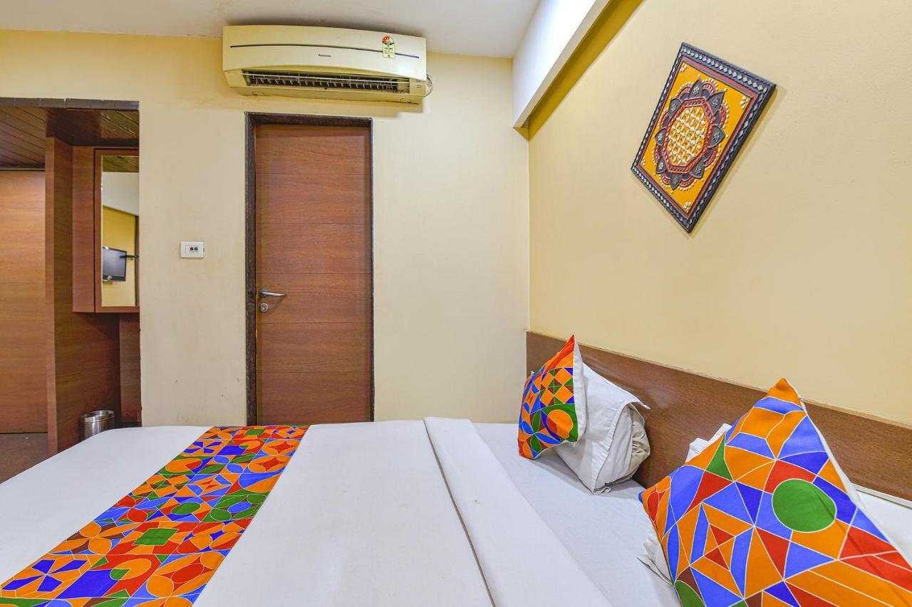 Fabhotel Rb Residency Surate Exterior foto