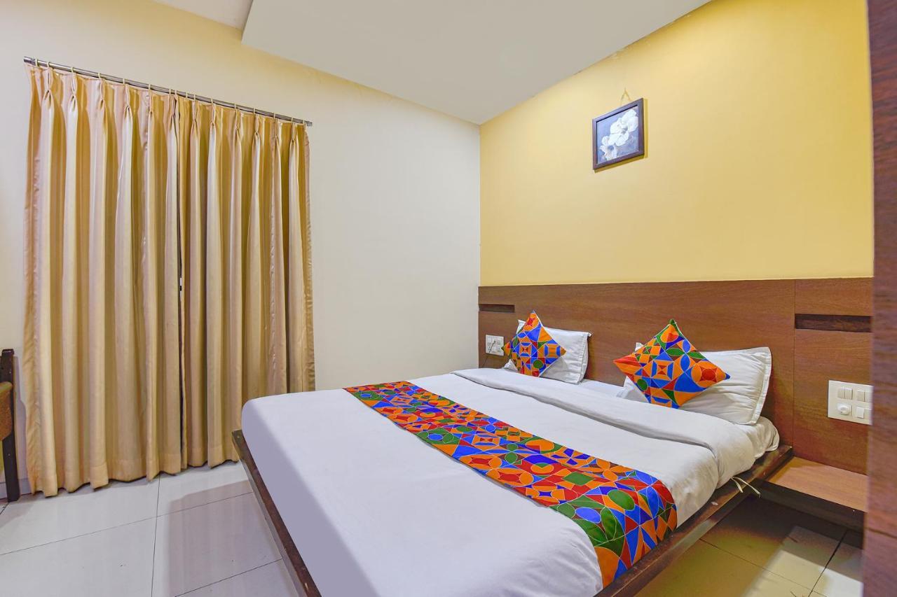 Fabhotel Rb Residency Surate Exterior foto